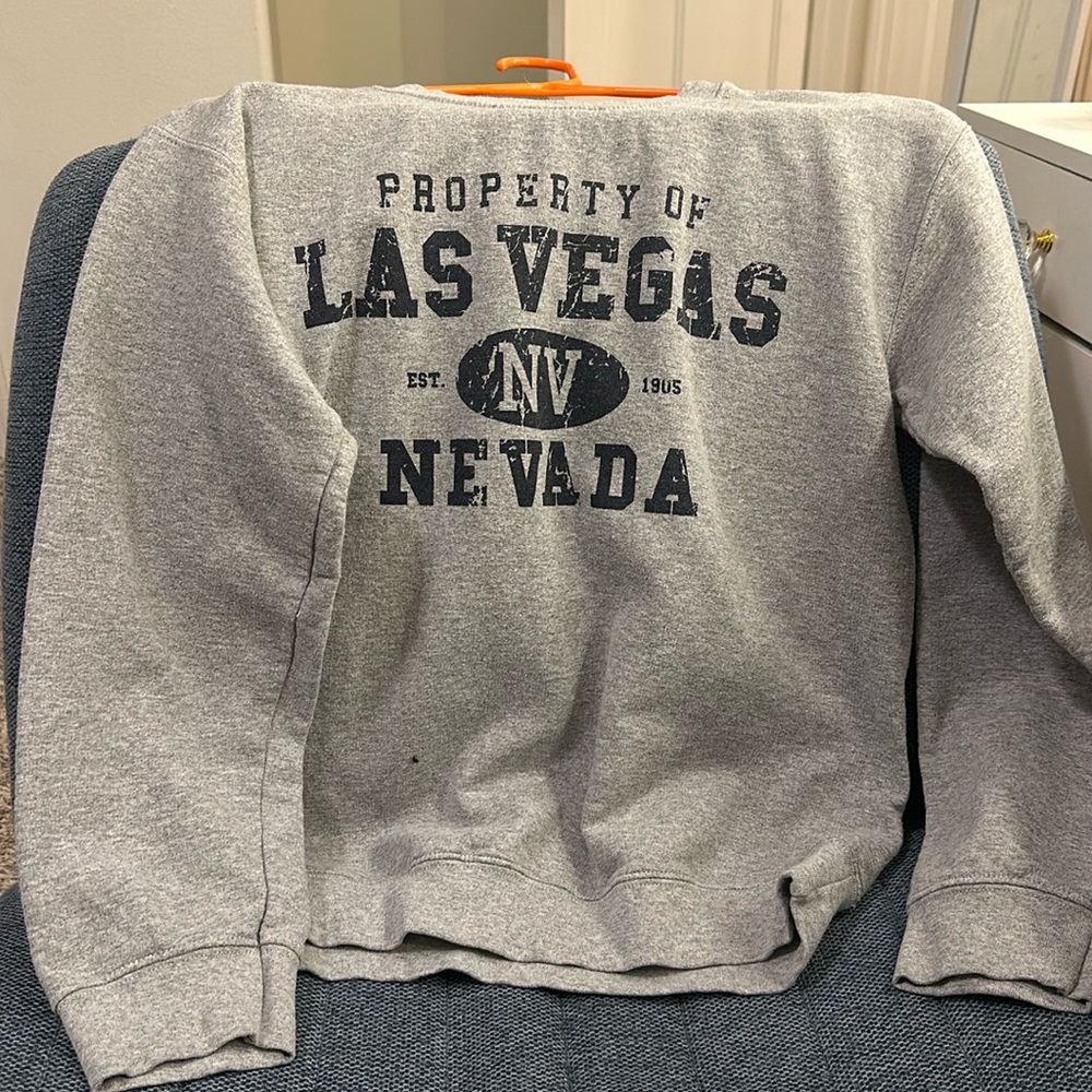 oversized small | grey boutique crewneck | no brand